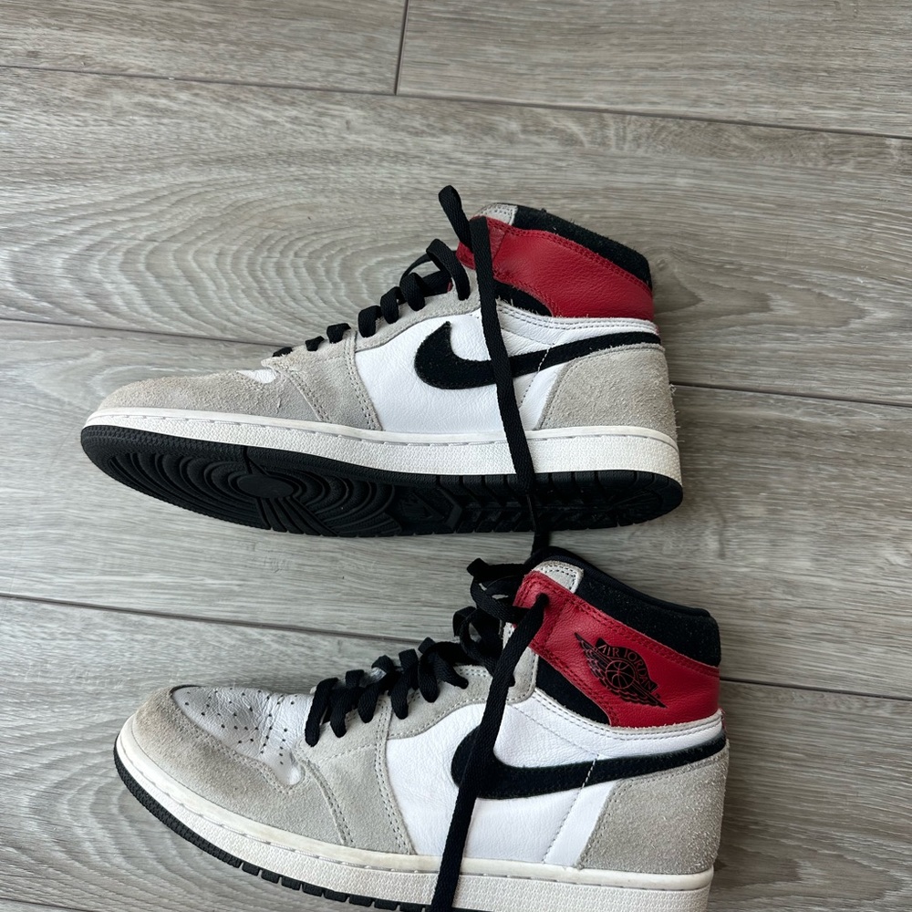 Jordan 1 Retro High Light Smoke Gray